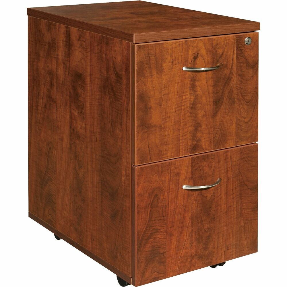 LLR69431 - Mobile pedestal offers a file/file configuration and high-quality laminate construction that blends well with Lorell Essentials Series Laminate Furniture. The Essentials Series offers high-quality laminate construction and a contemporary design. Each file drawer includes hangrails and holds letter-size hanging folders with tabs. Locking pedestal rolls easily on four 1-1/2" dual-wheel casters. Design also includes 96mm metal drawer pulls with a silver brush finish and 3mm PVC edges.
