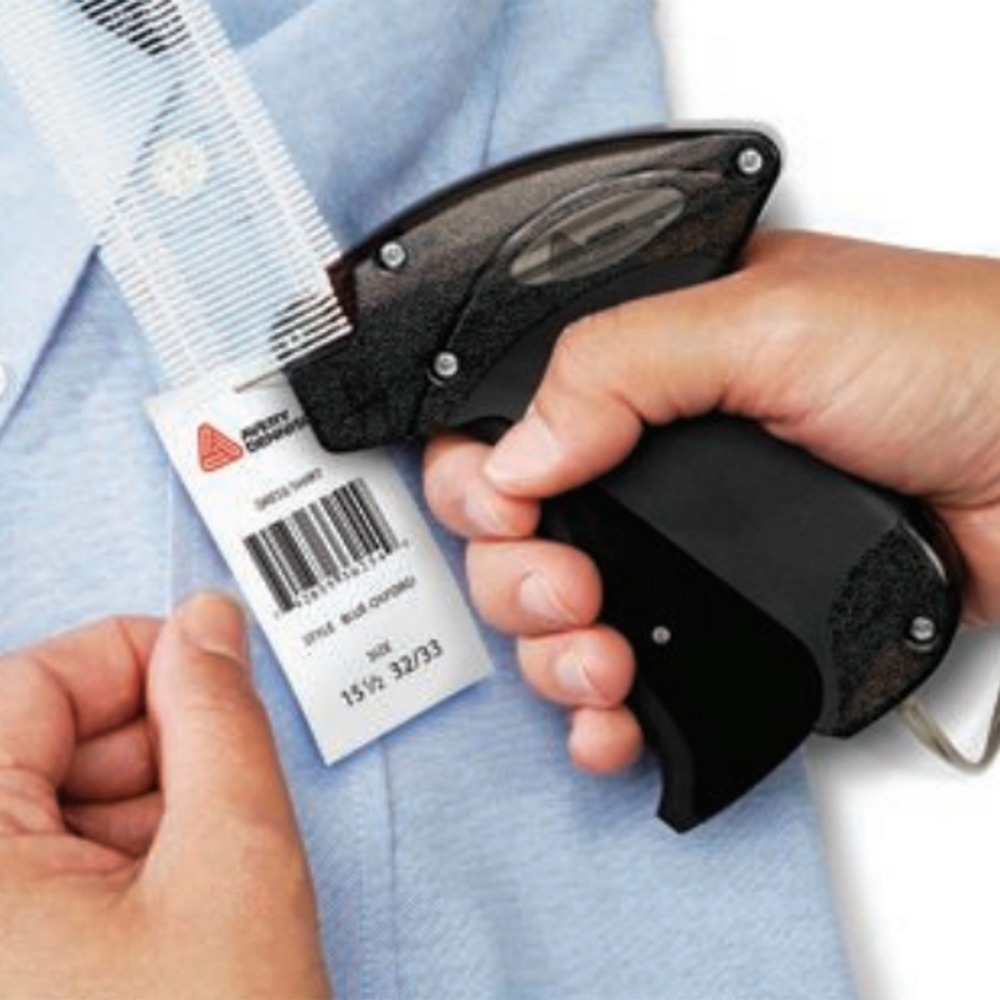 MNKM0SGR01 - Attach tags on knit and cotton fabrics using the MOSGR-01 Soft Grip Tag Attacher Gun. Soft, nonslip grip with cushion comfort is molded into the handle and trigger to provide a firm grip while tagging. It accepts 50 and 100 fastener clips (not included). Compatible fasteners include Standard Paddle Swiftach Fasteners, Standard T-End Swiftach Fasteners, standard hooks and standard loops. Gun uses Black Plastic Base Replacement Needles, All Steel Needles and All Steel Heavy-duty Needles.