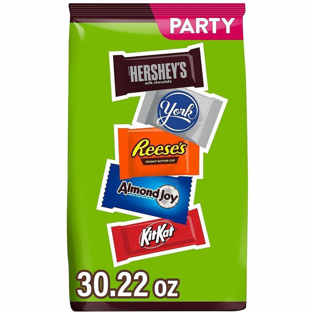 GRR22002590 - Hershey's Candy Snack Size Party Pack lets you choose from all of your favorites. Classic chocolate candy assortment includes: Hershey's Mini Milk Chocolate Bars, York Dark Chocolate Peppermint Patties, Reese's Peanut Butter Cups, Almond Joys, and Milk Chocolate Kit Kats. Variety pack has something for everyone. Use to fill candy jars, Halloween candy bowls, Easter baskets and more. 
