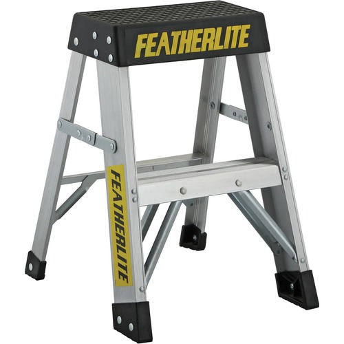 SCN Industrial Extra Heavy-Duty Step Stool/Ladders, 2', 300 lbs. Capacity, Type 1A - 136.08 kg Load Capacity - Type IA - 15.50" (393.70 mm) x 17.50" (444.50 mm) x 24" (609.60 mm)