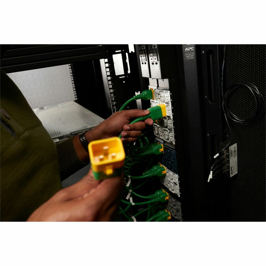 APC NetShelter Rack PDU Advanced, Metered, 3Phase, 22.1kW 400V 32A or 17.3kW 415V 30A, 48 Outlets, IEC309