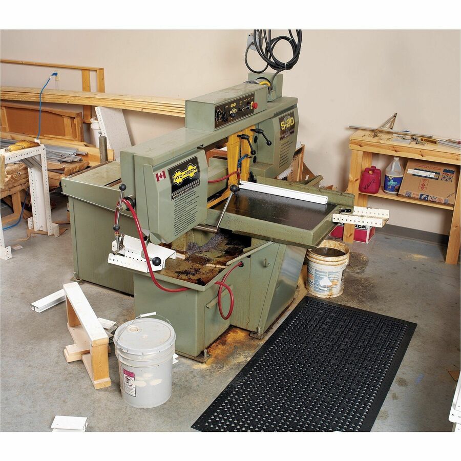 Genuine Joe Versa-Lite Anti-microbial Rubber Mat