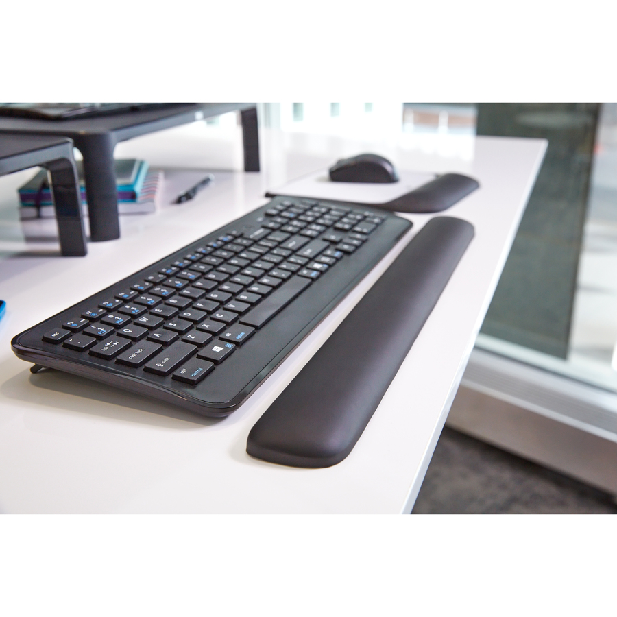 3M Gel Wrist Rest for Keyboard - 0.75" (19.05 mm) x 19" (482.60 mm) x 2" (50.80 mm) Dimension - Black - Gel - 1 Pack = MMMWR85B