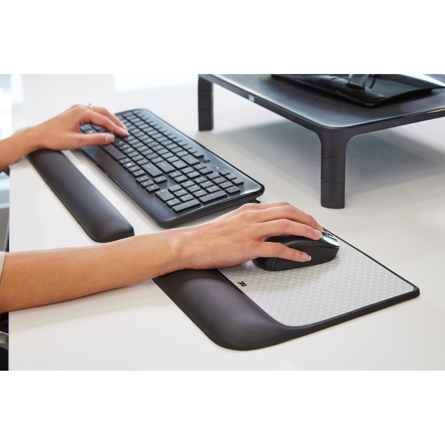 3M Precise Mouse Pad with Gel Wrist Rest - 0.70" (17.78 mm) x 8.50" (215.90 mm) x 9" (228.60 mm) Dimension - Black - Gel - 1 Pack - Mouse & Keyboard Wrist Rests - MMMMW85B
