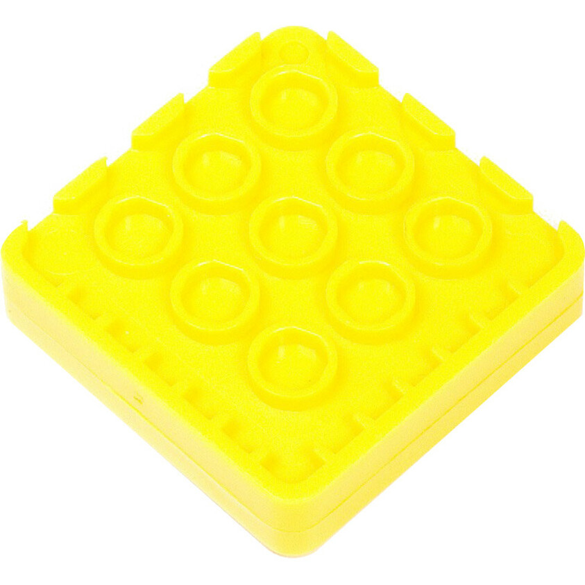 843226