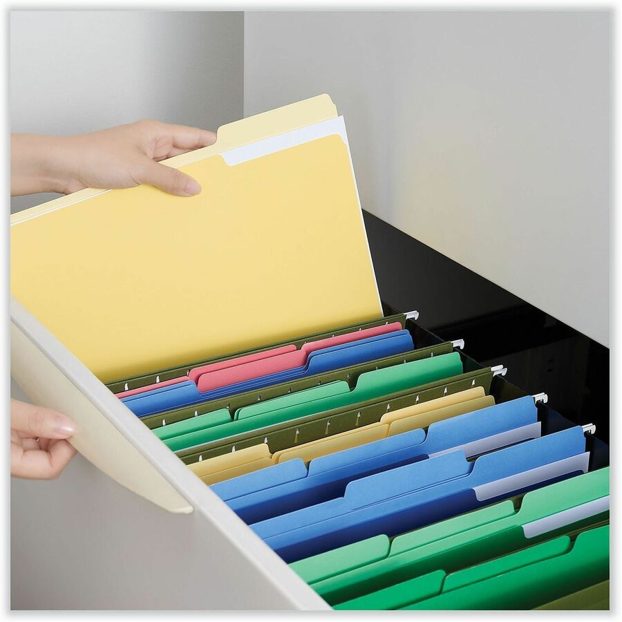 Universal 1/3 Tab Cut Letter Top Tab File Folder - 8 1/2" x 11" - Assorted Tab Position - 11 pt. - Stock - 100 Box