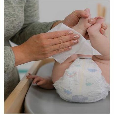 Pampers Baby Wipes Sensitive - Unique Softgrip Texture - White - 1 / Carton