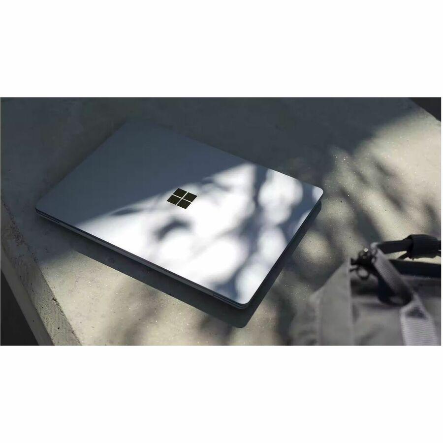 Microsoft Surface Project AQ 3 CM W11 SC English,Canadian French Platinum Canada 1 License