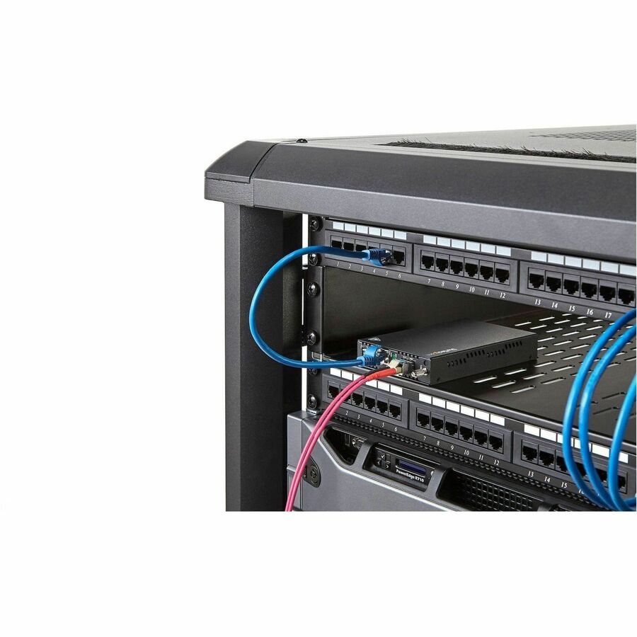 StarTech Gigabit Ethernet Copper-to-Fiber Media Converter, SM LC, 10 km, Ethernet Media Converter, GbE Converter, TAA