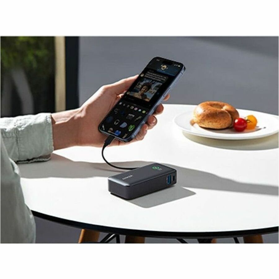 ANKER ANKER NANO POWER BANK 10K MAH 30W BUILT-IN USB-C CABLE BLACK — alternate view 7