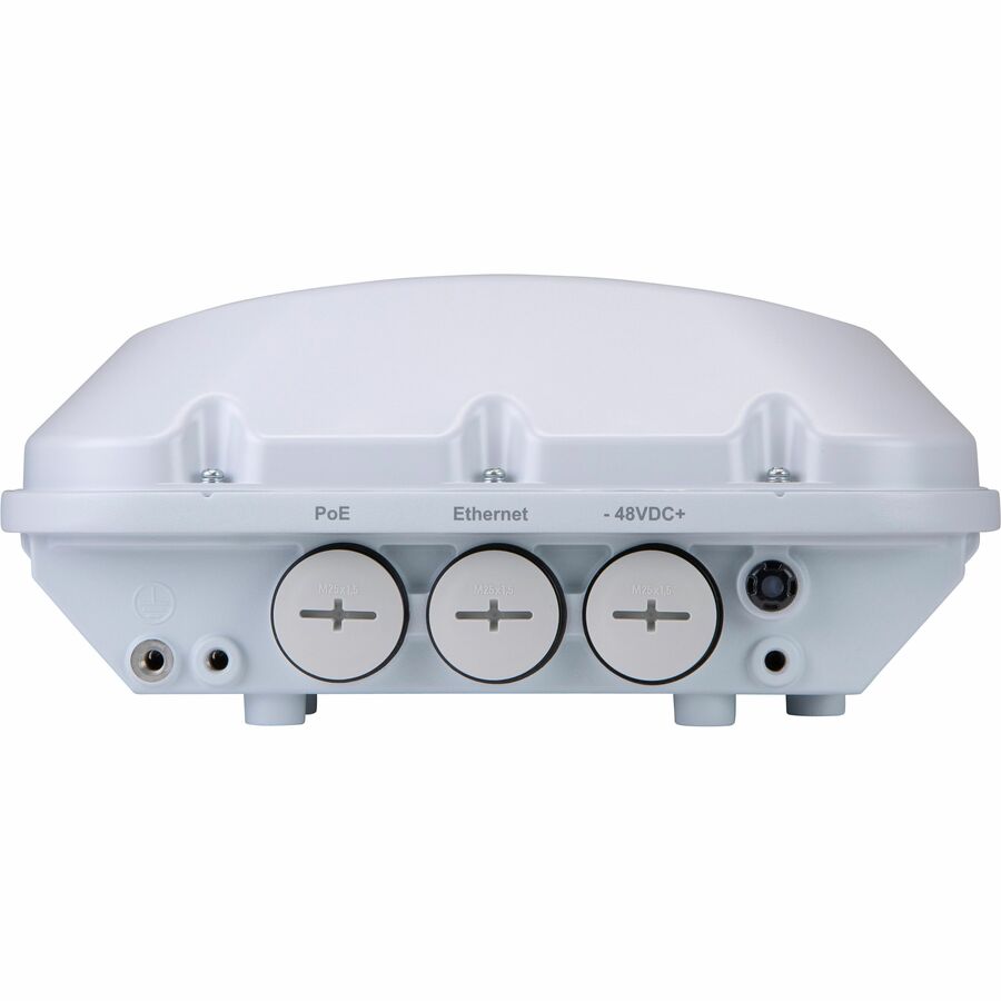 T670 Wi-Fi 7 outdoor access point with 2x2+2x2+2x2 radio design for enterprise outdoor coverage