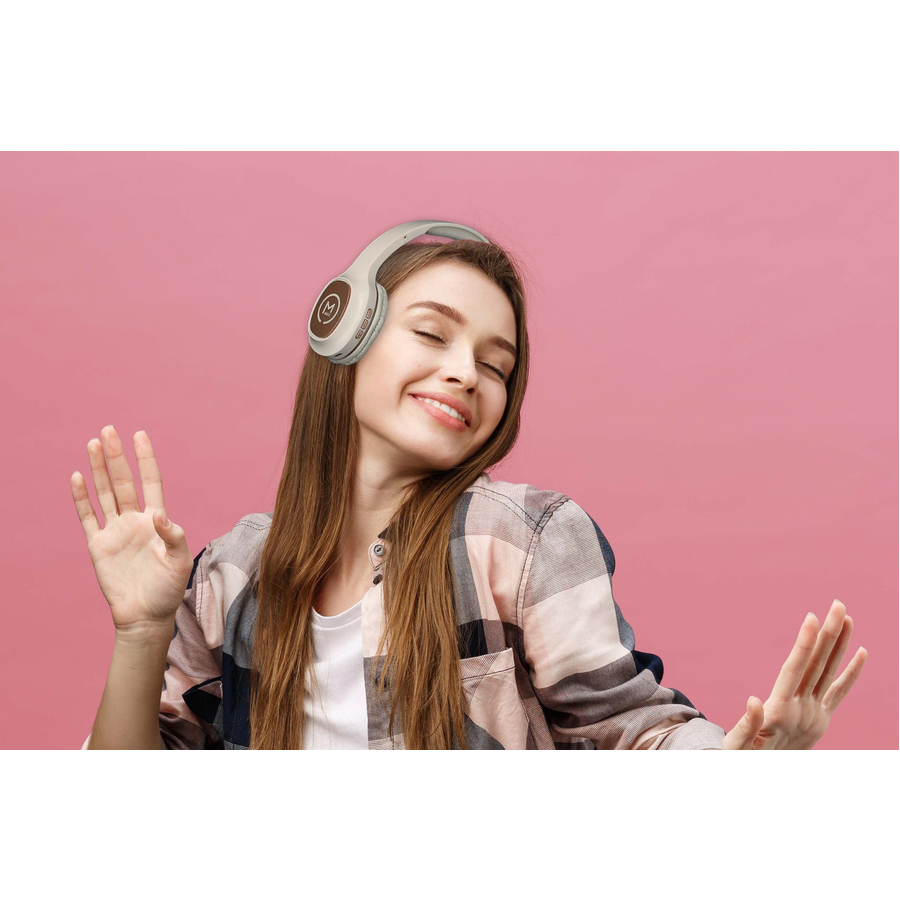 Morpheus 360 HP4500R wireless on-ear headphones with Bluetooth 5.0 and built-in microphone — life-style view