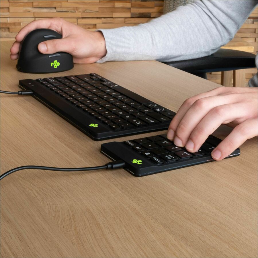 R-GO ergonomic wired number pad in black for compact numeric entry — life-style view