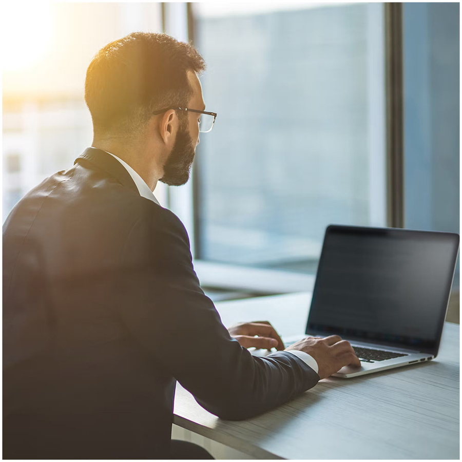 AddOn 15.6 in. Magnetic Privacy Screen 16:9 Ratio