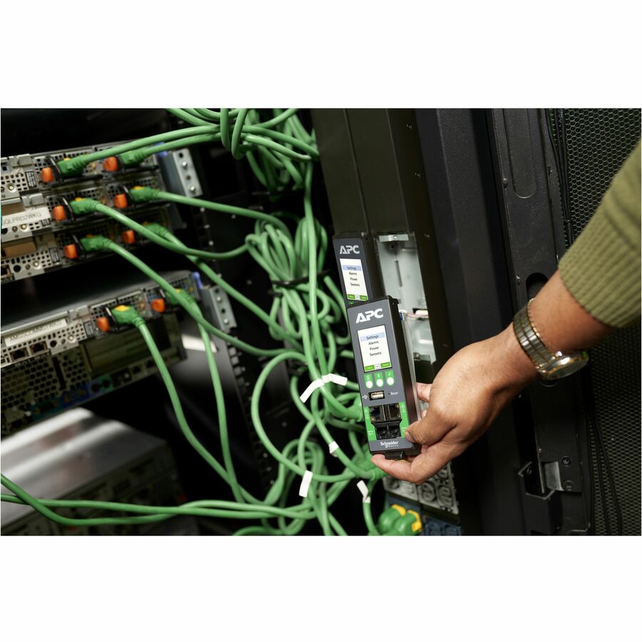 APC NetShelter Rack PDU Advanced, Metered, 3Phase, 8.6kW, 208V 30A, 42 Outlets, L21-30P