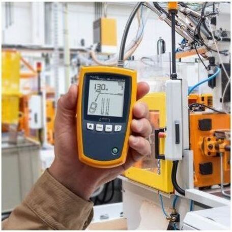 FLUKE ELECTRONICS CORE MICROSCANNER POE PROFESSIONAL KIT — life-style view