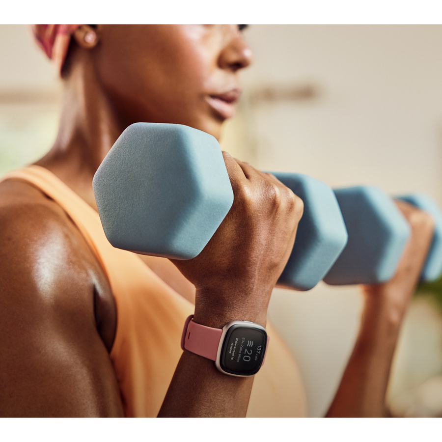 GOOGLE - FITBIT FITBIT VERSA 4 PINK SAND/COPPER ROSE ALUMINUM — life-style view