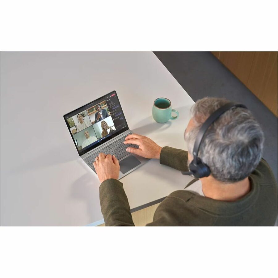 Microsoft Surface Project AQ 3 CM W11 SC English,Canadian French Platinum Canada 1 License