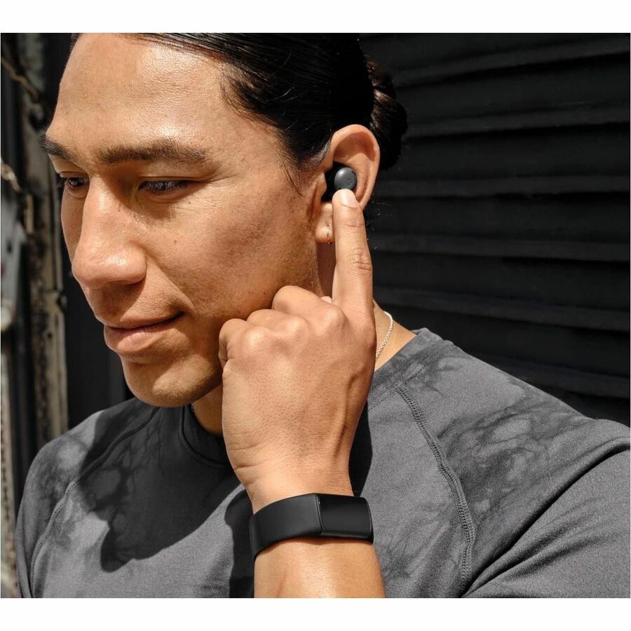 GOOGLE - FITBIT FITBIT CHARGE 6 OBSIDIAN/BLACK ALUMINUM — life-style view