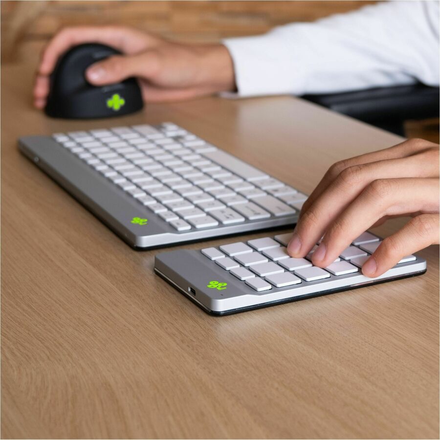 R-GO NUMPAD BREAK, NUMERIC KEYPAD, BLUETOOTH, WHITE — life-style view