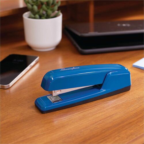 Swingline 747 Business Desk Stapler, Full Strip, 30 Sheet Capacity ...