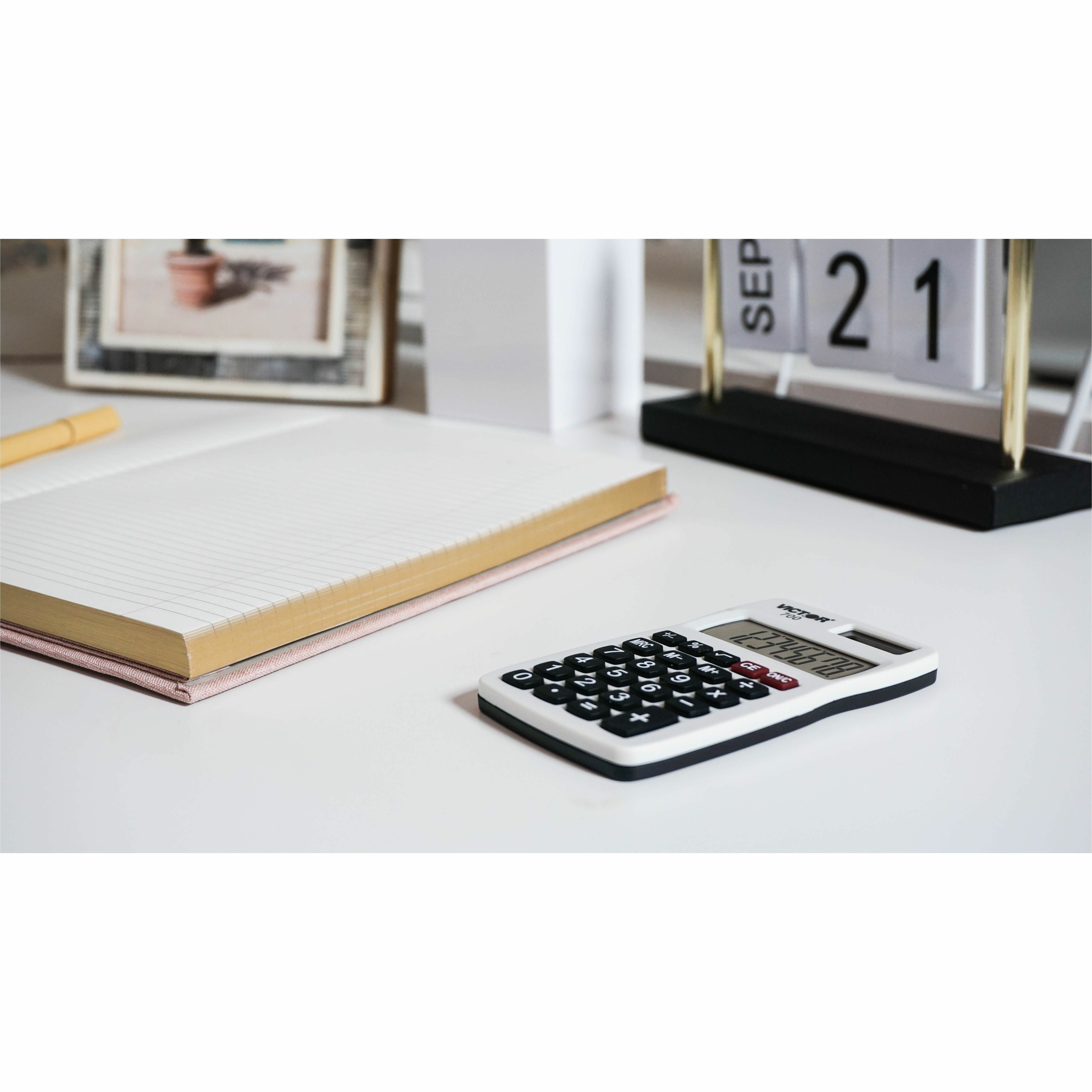 Victor 700 Pocket Calculator