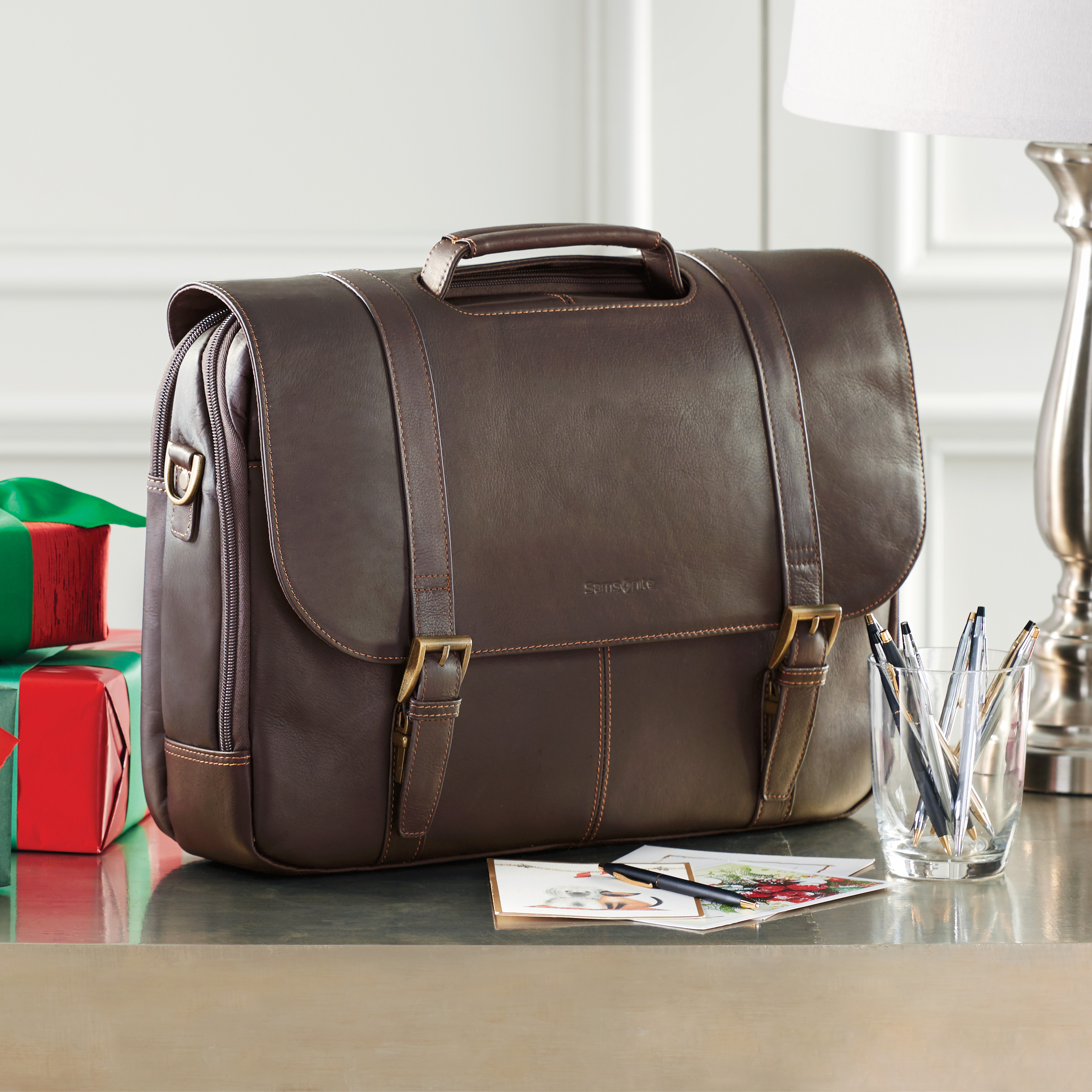 thumbnail interactive-video image 1 of Samsonite Colombian Leather Flap-Over Old World Heritage Messenger Bag 1 of 12