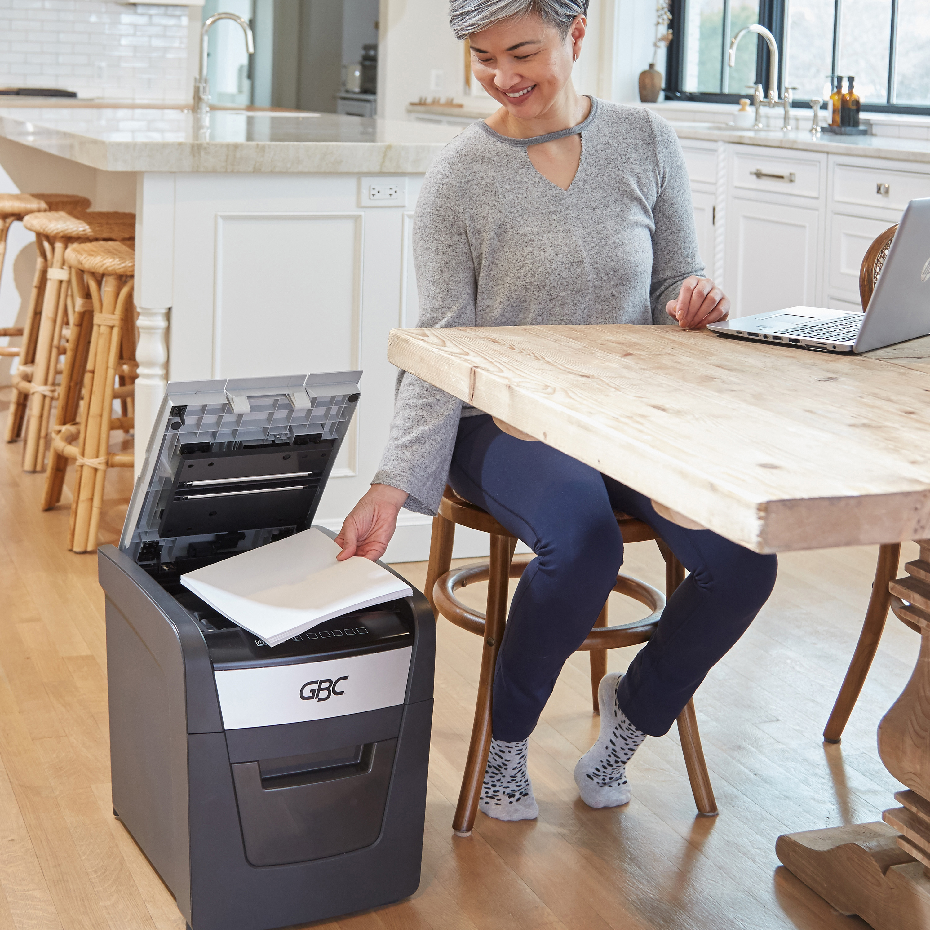 GBC AutoFeed+ Home Office Shredder, 150X, Micro-Cut, P-4, 150 Sheets