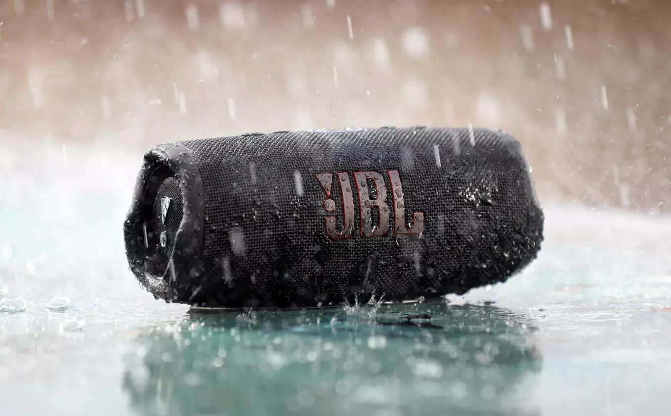 JBL Charge 5 Portable Waterproof Powerbank Speaker