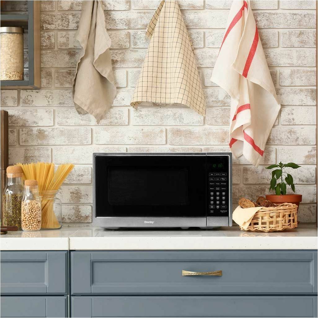Danby - Four à micro-ondes DBMW1126BBS