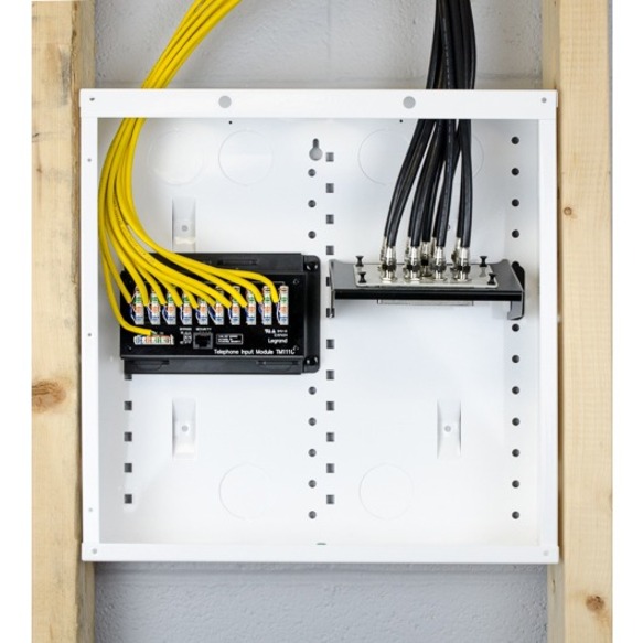 SW: 1X8 ENH PASS VID SLIT/COMB DC PASS