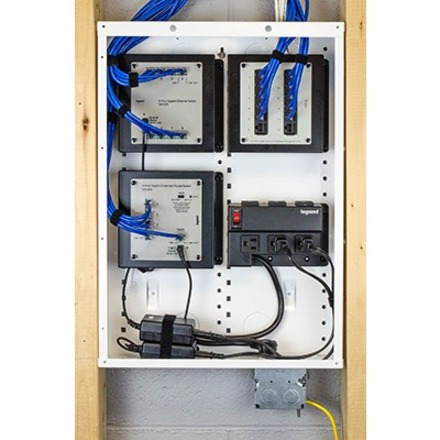 20 HINGED COVER W/LOCK