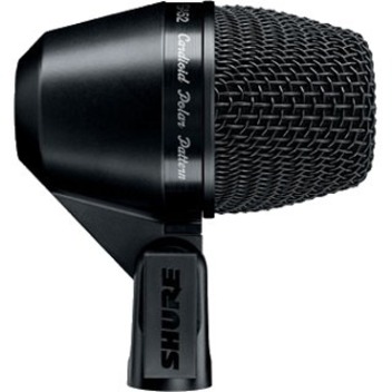 DYNAMIC MICROPHONE FOR BASS DRUM AND BASS AMPLIFIERS, CARDIOID, STAND ADAPTER WI