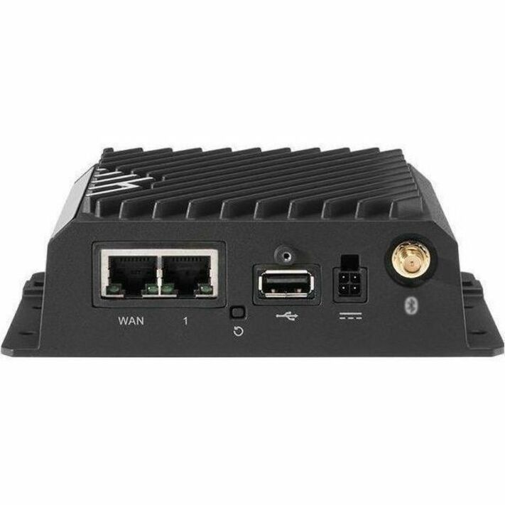 Cradlepoint R920 4G LTE Router with 3-Year NetCloud Ruggedized IoT Essentials (C7B Global)
