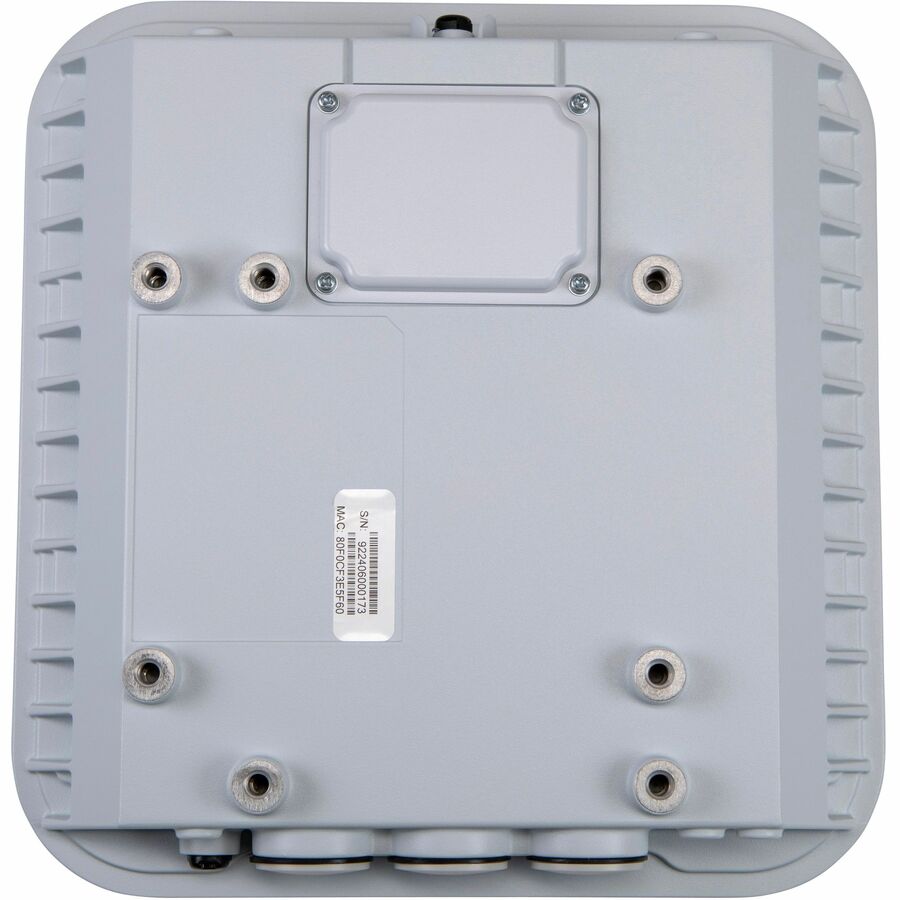 T670 Wi-Fi 7 outdoor access point with 2x2+2x2+2x2 radio design for enterprise outdoor coverage