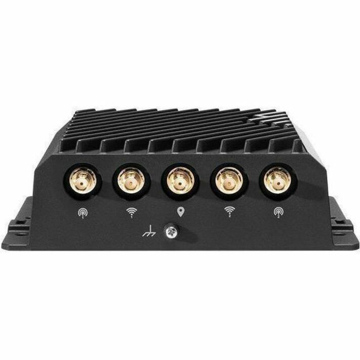 CradlePoint R920-C7A Wi-Fi 6 IEEE 802.11k/v/ax 2 SIM Ethernet, Cellular Modem/Wireless Router