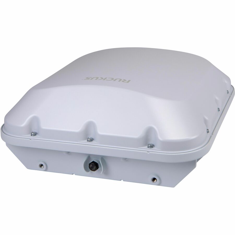 T670 Wi-Fi 7 outdoor access point with 2x2+2x2+2x2 radio design for enterprise outdoor coverage