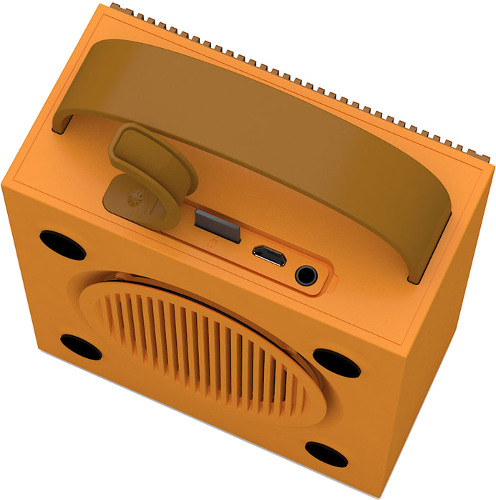microSD and AUX-In