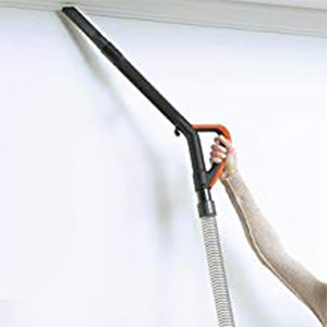 <b>  Deluxe Stretch Hose  </b> </br>  Clean hard-to-reach places like ceilings, light fixtures and more with the 8-foot long deluxe stretch hose. 