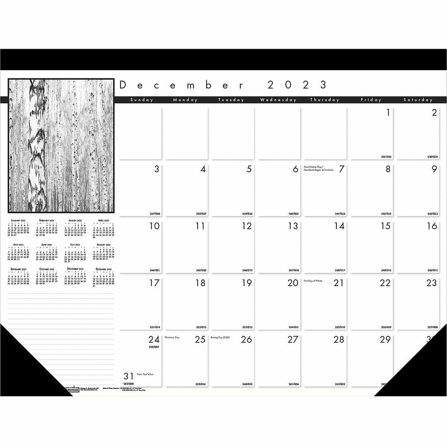 House of Doolittle Black on White Calendar Desk Pad Julian Dates