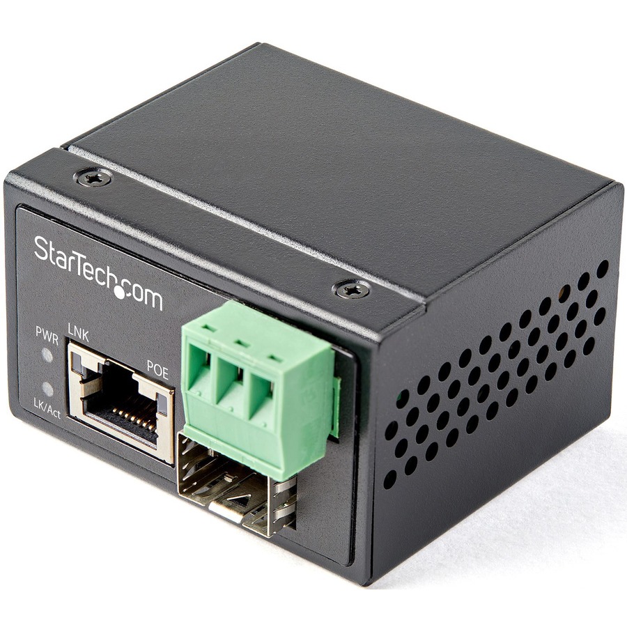 StarTech.com PoE+ Industrial Fiber to Ethernet Media Converter 30W