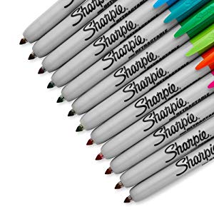 <b>  Versatile Twin Tip  </b></br>   A fine tip blends the boldness you need to create intense, meaningful marks with the precision required for writing and drawing, making these Sharpie Retractable Permanent Markers perfect for the class, office, home and beyond! 