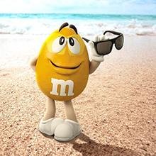 <b>Travel in Style</b></br>M&M'S Peanut Chocolate Candy is great, anytime and anywhere. Pack a bag (or two) for your next vacation or road trip.
