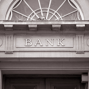 <b>Financial institutions</b></br>
<ul><li>Secure, local storage of financial records with low cost of ownership</li></ul>