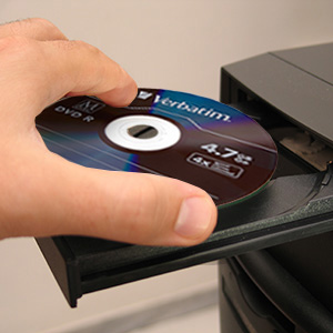 <b>Compatibility</b></br>To burn M DISC media, you will need an M DISC ready drive. Drives that are M DISC ready will often have the M DISC logo on the drive. Check with the drive manufacturer if youre unsure. 
<br></br>
In terms of playing M DISC media, since optical drives have evolved to be fully backwards compatible, your drive purchased today should be able to play M DISC media with no problems. Again, check with the drive manufacturer for clarification. 