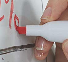 <b> Versatile Tip </b></br> Durable chisel tip marks 3 line widths making it easy to transition between bold strokes and detailed lettering. 