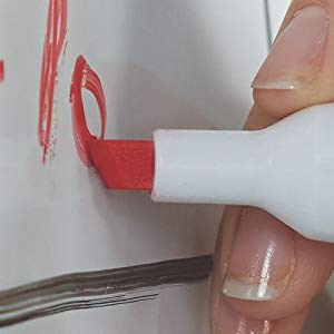 <b> Versatile Tip  </b></br> Durable chisel tip marks 3 line widths making it easy to transition between bold strokes and detailed lettering. 