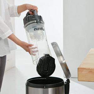 <b>  Easy-to-Empty XL Dust Cup  </b> </br>  The 2.6-liter dust cup comes with an easy empty flip open lid for mess-free, quick emptying. 