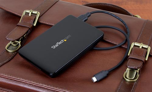 Compact et ultraportable, ce boîtier sans outil fournit un stockage de donnèes externe pour ordinateurs portables avec un port USB-C